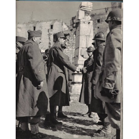 Coffret A Paris sous la botte des Nazis, victoires des Français en Italie, Un an, 1946, Raymond Schall - 2e guerre mondiale