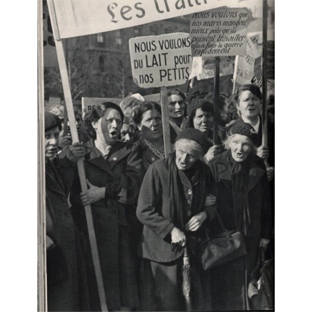 Coffret A Paris sous la botte des Nazis, victoires des Français en Italie, Un an, 1946, Raymond Schall - 2e guerre mondiale