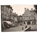 Nevers, place Mossé et rue de Loire, Auberge Saint-Louis - carte postale département Nièvre 58, carte postale église