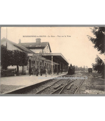 Bourbonne-les-Bains, la gare vue sur la voie - carte postale département 52 Haute-Marne, train locomotive,