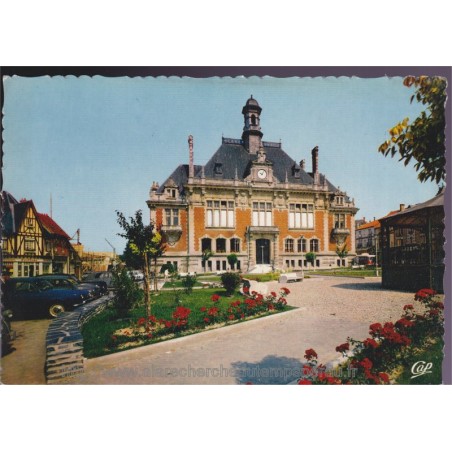 Rethel, l'hôtel de ville, carte postale Ardennes 08 - villages,