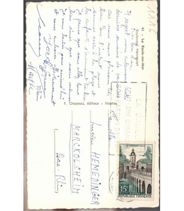 La Baule, plage boulevard Hennecard, et timbre Le Quesnoy, Nord, 15F 1957 - carte postale 44 Loire-Atlantique, philatélie,