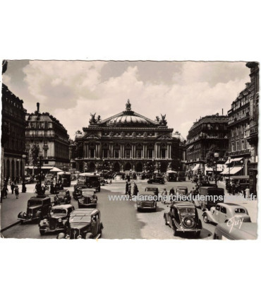 Paris et ses merveilles, Place et Théâtre de l'Opéra, et timbre-poste Quimper 12f 1954 - carte postale 75 Paris, philatélie