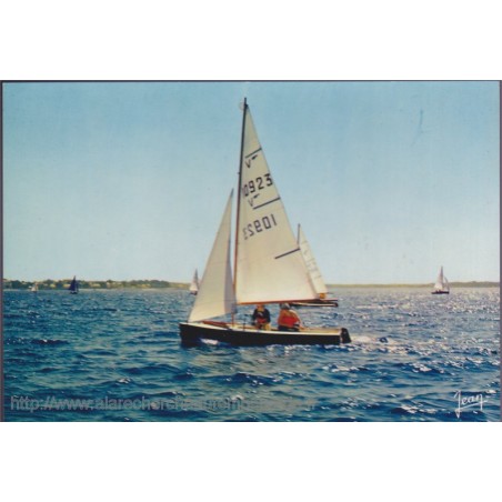 Vaurien au largue - carte postale département 29 Finistère, bateau & nautisme