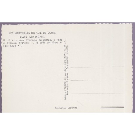 Blois, la cour d'honneur du château - carte postale département 41 Loir-et-Cher, Sologne