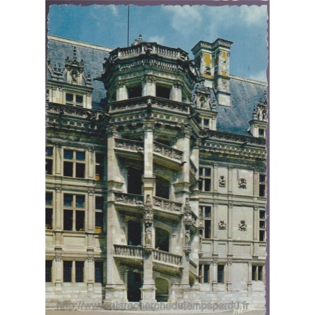 Blois, le grand escalier François 1er - carte postale département 41 Loir-et-Cher, Sologne, châteaux