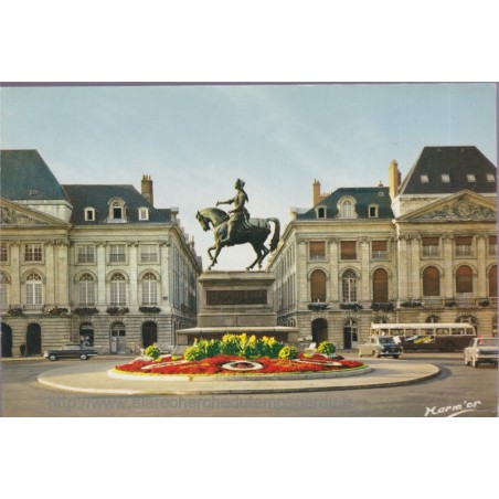 Orléans, statue de Jeanne d'Arc - carte postale département 45 Loiret