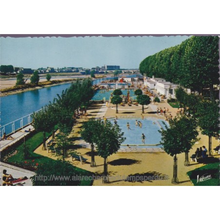 Orléans, la piscine au bord de la Loire - carte postale département 45 Loiret