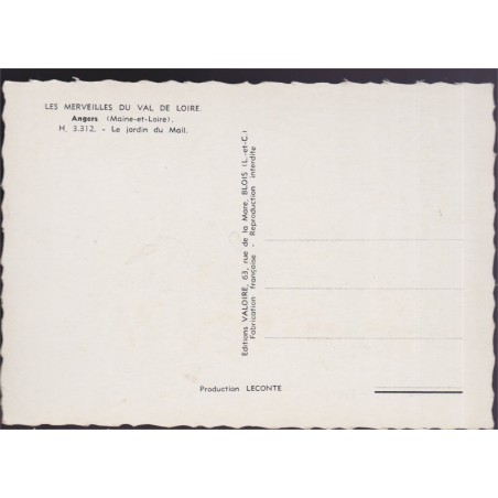 Angers, statue dans le jardin du Mail - carte postale département 49 Maine-et-Loire