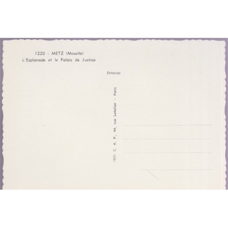 Metz, l'esplanade et le palais de justice - carte postale département Moselle, Lorraine