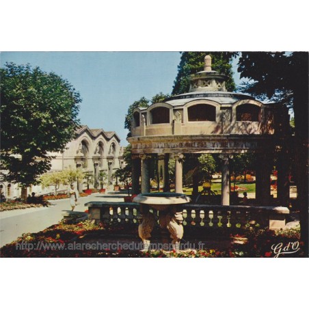 Royat, pavillon de la Source Eugénie - carte postale département Puy-de-Dôme, Auvergne, cure thermale