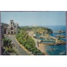 Biarritz, l'église Sainte-Eugénie et le port des pêcheurs - carte postale département Pyrénées-Atlantiques