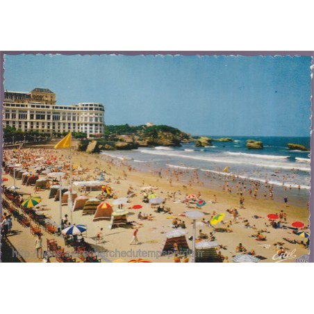 Biarritz, la grande plage et le Casino Bellevue - carte postale département Pyrénées-Atlantiques