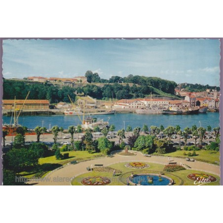Bayonne, les parterres fleuris et l'Adour - carte postale département Pyrénées-Atlantiques