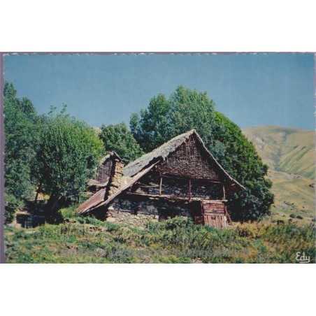 Chalet de montagne au toit de chaume - carte postale département Savoie