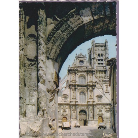 Auxerre, vue sur l'église Saint-Pierre - cartes postales Yonne 89