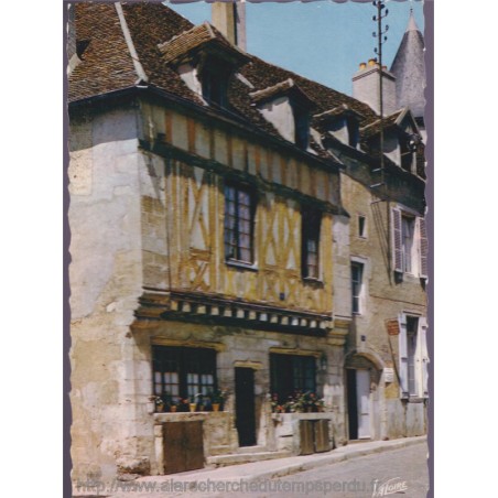 Avallon, maison gothique - cartes postales Yonne 89